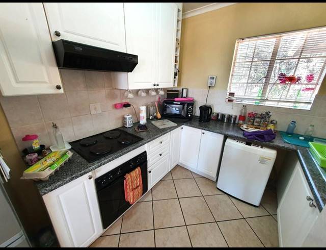 2 BEDROOM APARTMENT FOR SALE IN MAGALIESKRUIN